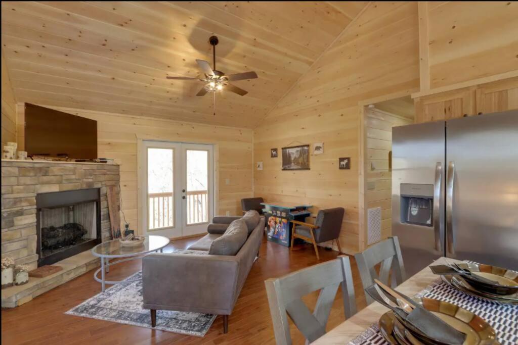 New Serene, Fun & Comfy Cabin- Covered Deck, Grill, Arcade Murphy Εξωτερικό φωτογραφία