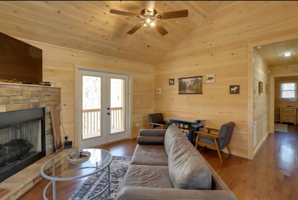 New Serene, Fun & Comfy Cabin- Covered Deck, Grill, Arcade Murphy Εξωτερικό φωτογραφία