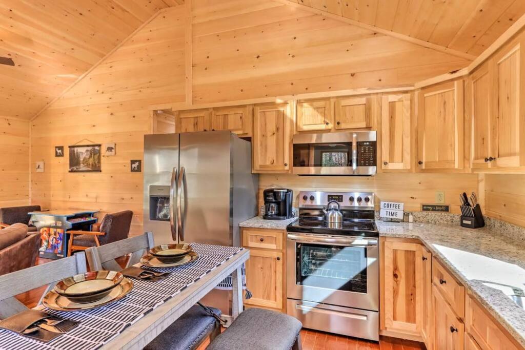 New Serene, Fun & Comfy Cabin- Covered Deck, Grill, Arcade Murphy Εξωτερικό φωτογραφία