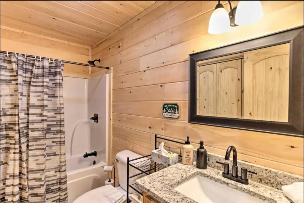 New Serene, Fun & Comfy Cabin- Covered Deck, Grill, Arcade Murphy Εξωτερικό φωτογραφία