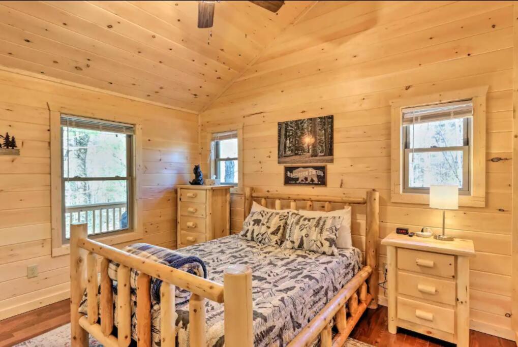 New Serene, Fun & Comfy Cabin- Covered Deck, Grill, Arcade Murphy Εξωτερικό φωτογραφία