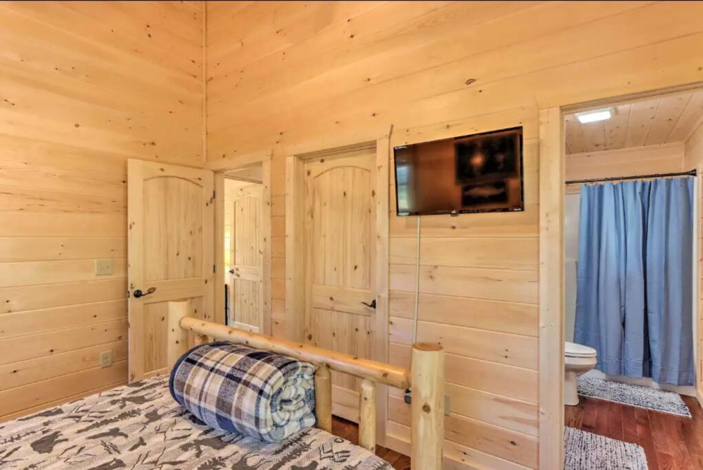 New Serene, Fun & Comfy Cabin- Covered Deck, Grill, Arcade Murphy Εξωτερικό φωτογραφία