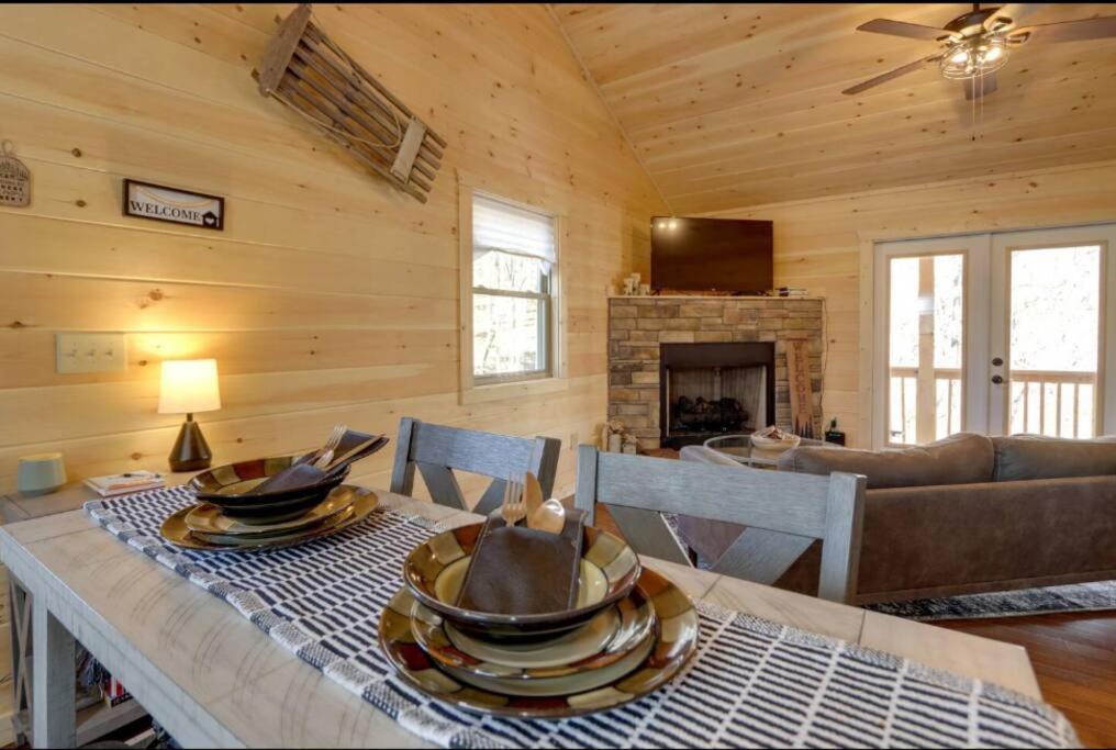 New Serene, Fun & Comfy Cabin- Covered Deck, Grill, Arcade Murphy Εξωτερικό φωτογραφία